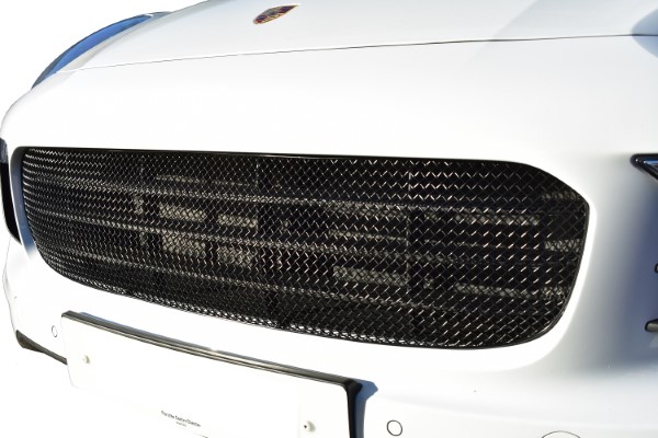 ZPR85715B 958.2 Cayenne (MK II)- Upper Grill Black