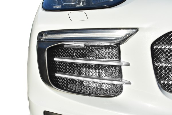 ZPR85815 958.2 Cayenne (MK II)- Outer Grill Set