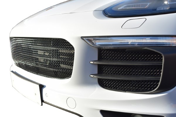 ZPR85915B 958.2 Cayenne (MK II)- Front Grill Set Black